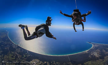 Skydive Byron Bay up to 15,000ft tandem skydive