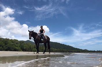 Cape Trib Horse Rides (8am)